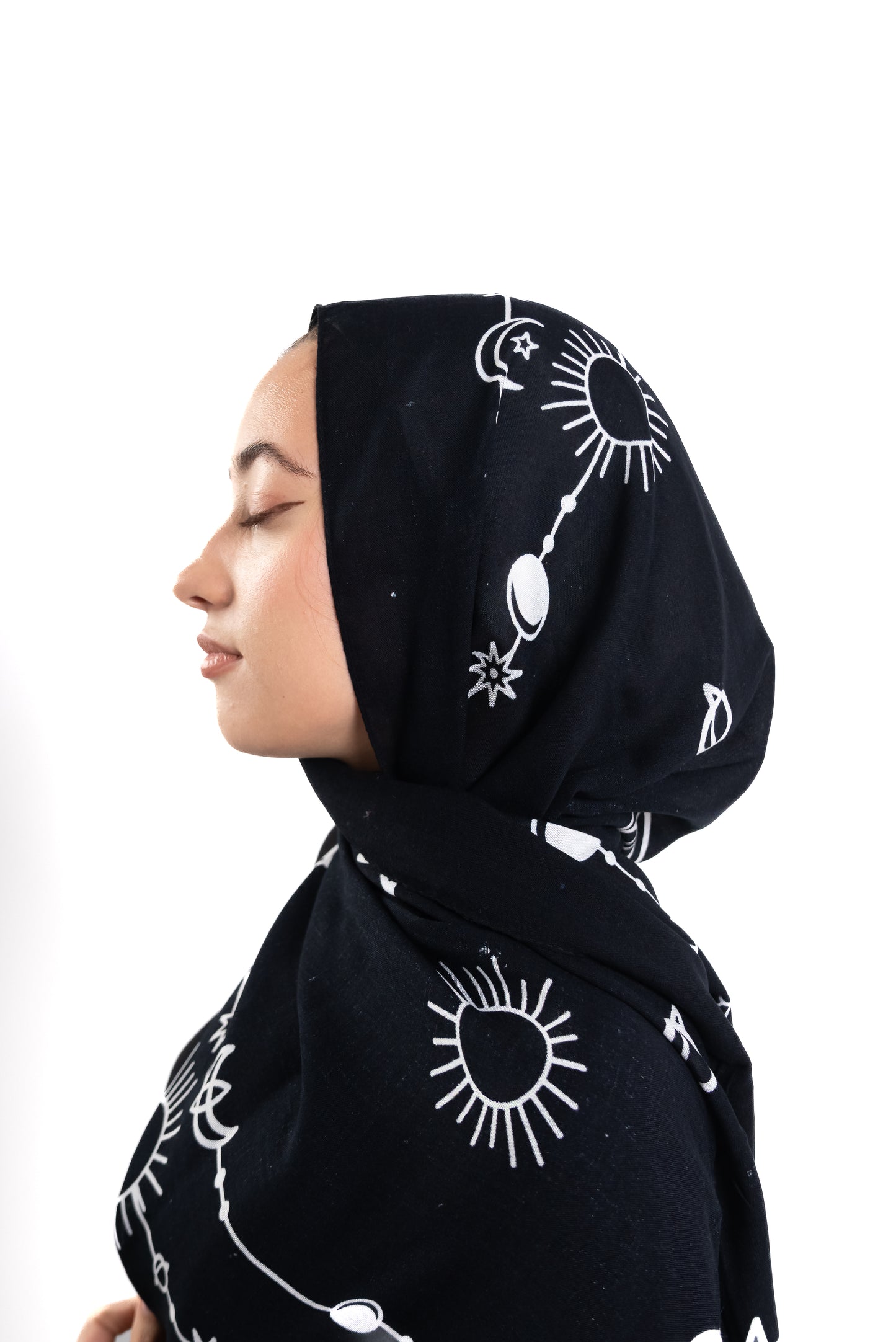 Black Lunar Lines in Modal