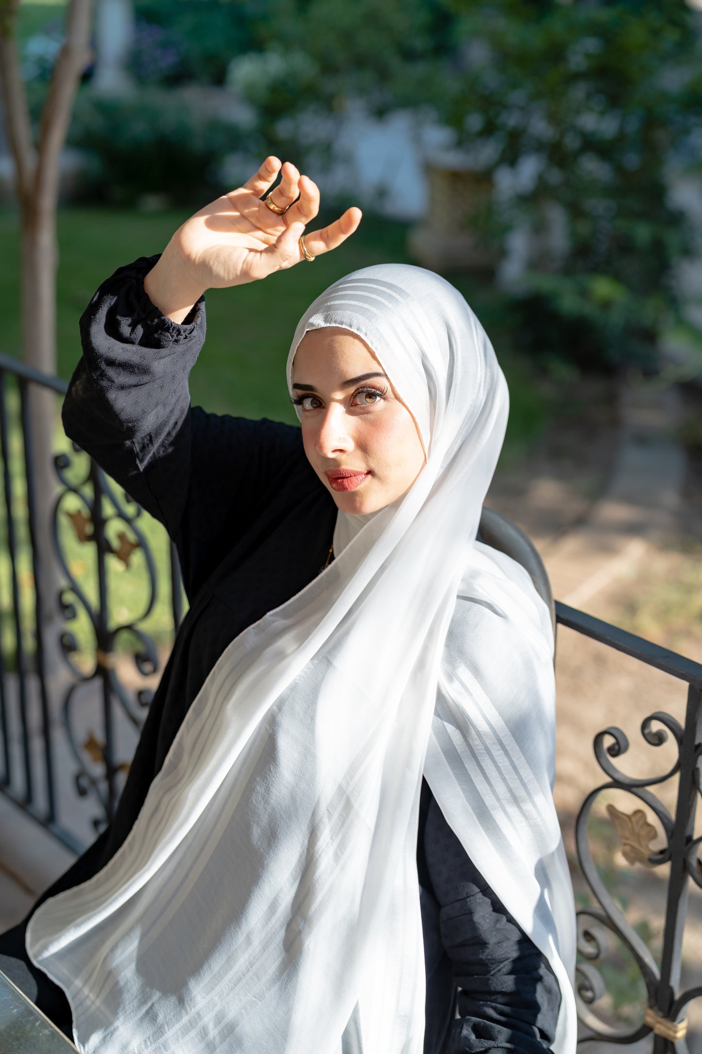 Off White – Georget Stan Lines